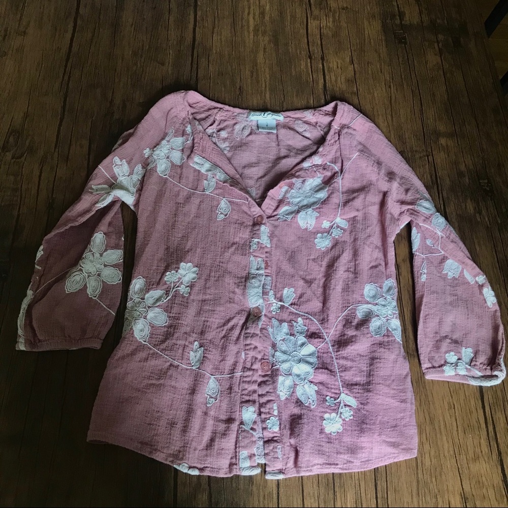 Pretty Pink and White Floral Blouse
